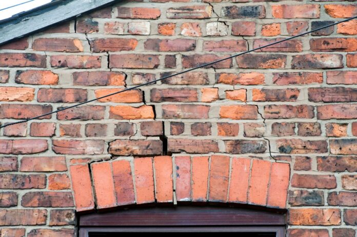 Subsidence in your home: The causes and warning signs | Adrian Flux