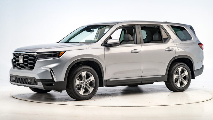 2025 Honda Pilot collects highest IIHS award