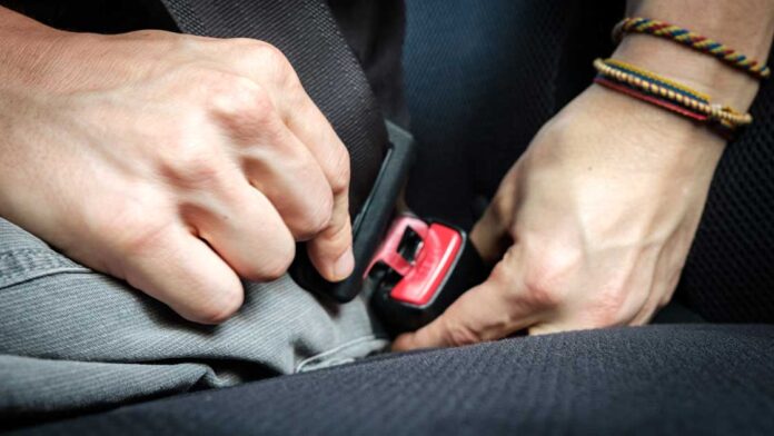 Automakers quickly improve seat belt reminders in response to IIHS ratings